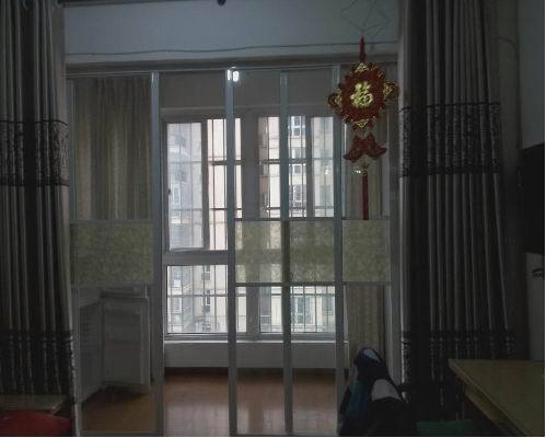 時(shí)代廣場(chǎng)1200元_4